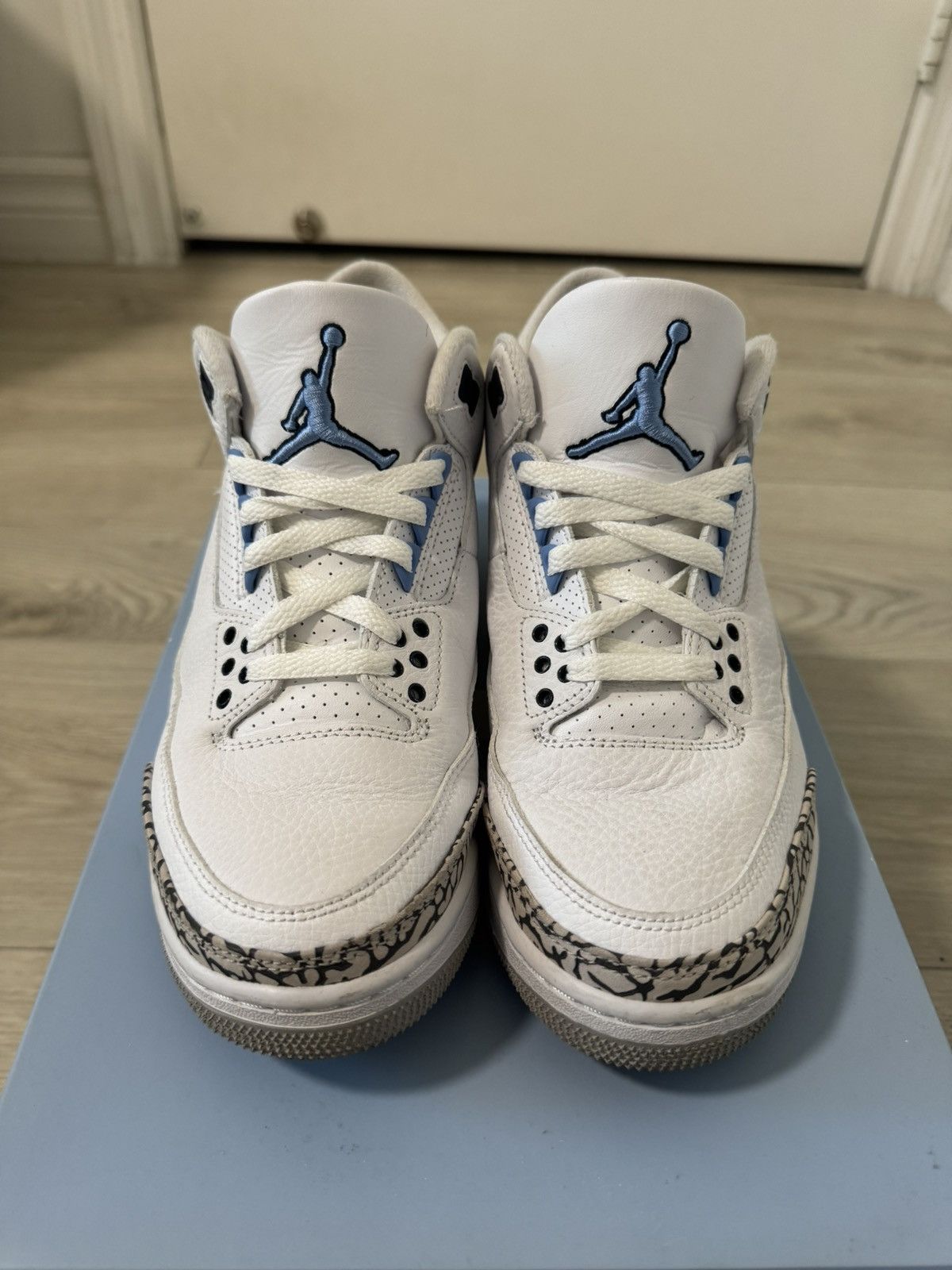 Jordan Brand Air Jordan 3 Retro UNC Size US 7 / EU 40 - 5 Thumbnail