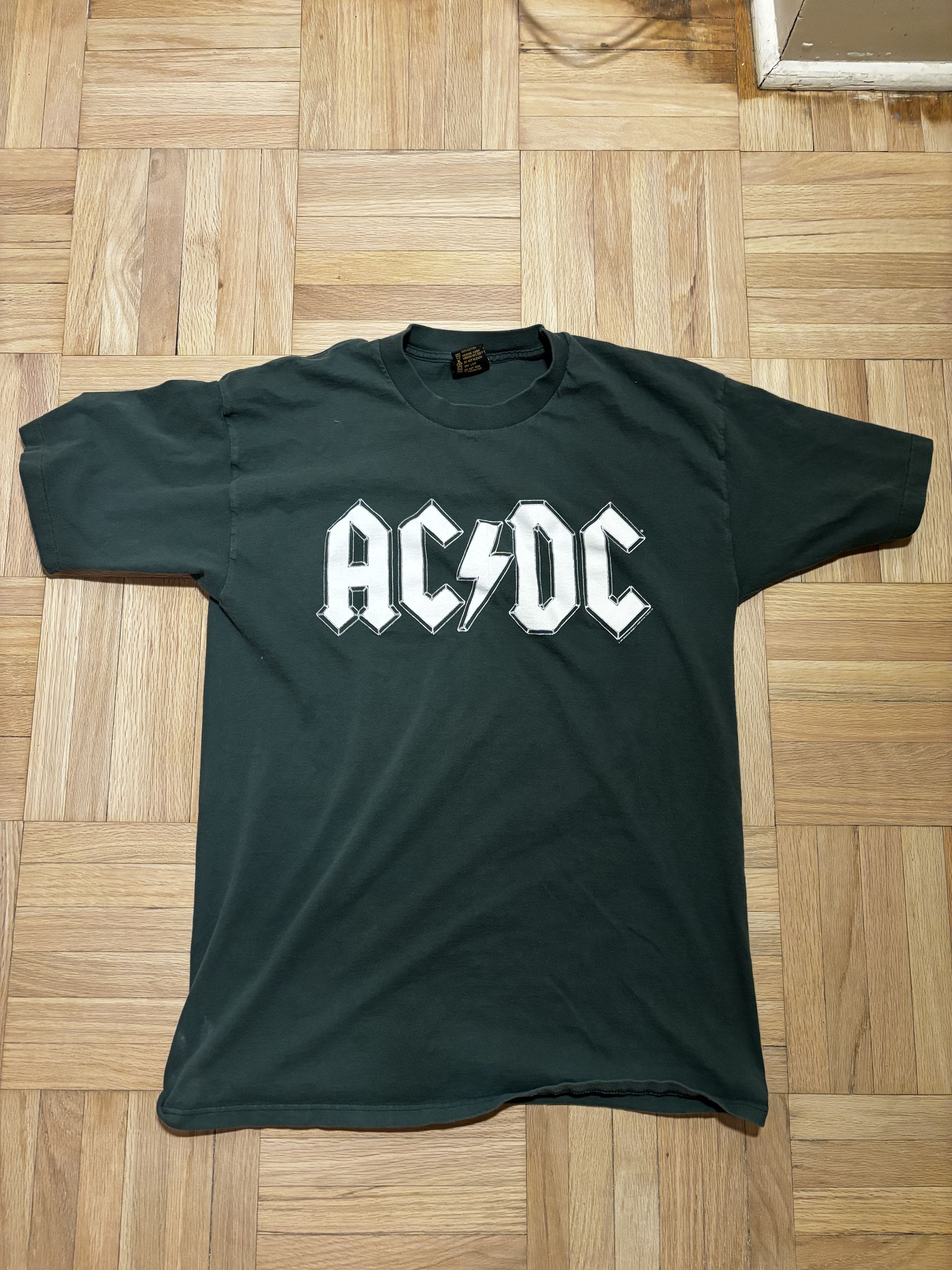 Vintage Vintage 1996 AC/DC Tour Shirt Size US L / EU 52-54 / 3 - 1 Thumbnail