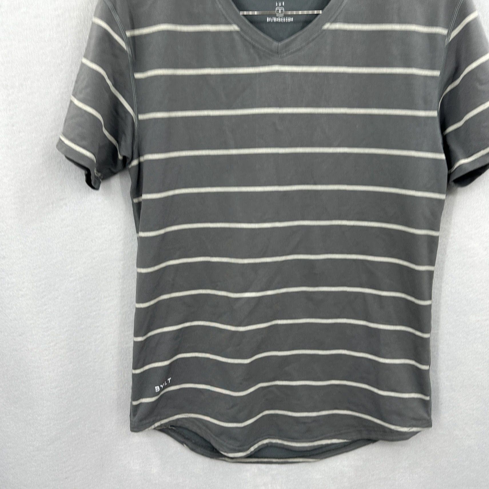 Vintage BYLT Drop Shirt Lux Men Small V Neck Gray Striped Short Sleeve T-Shirt Size US S / EU 44-46 / 1 - 3 Thumbnail