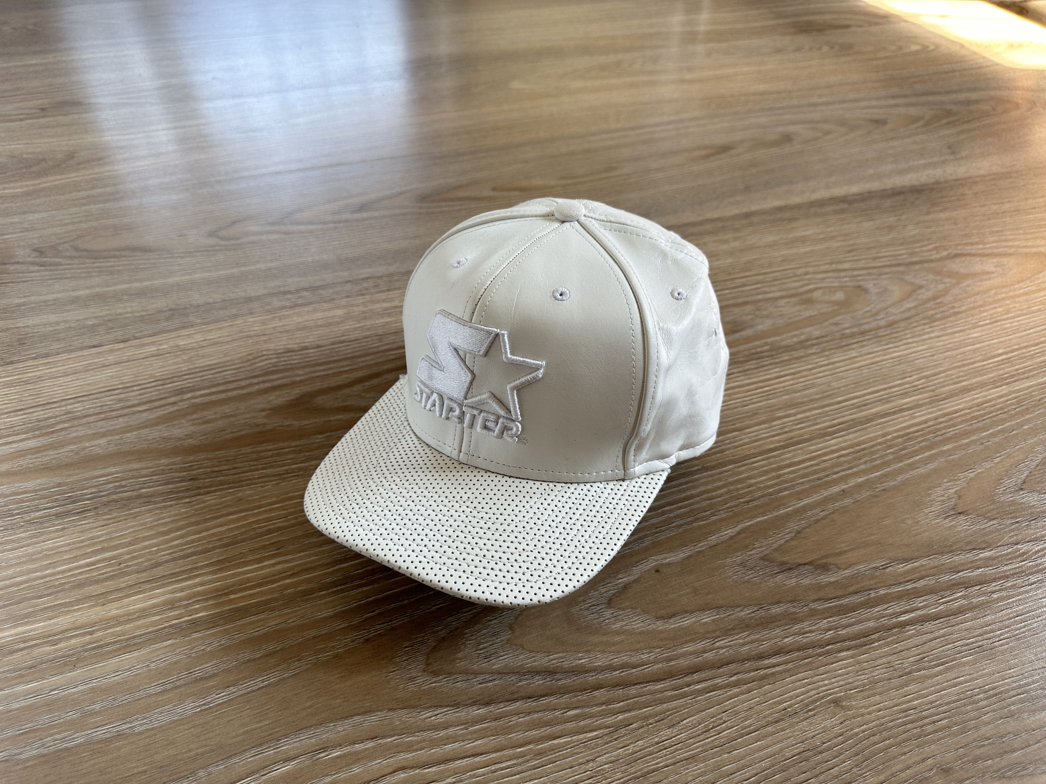 Starter × Vintage Starter White PU Leather Perforated Snapback Hat Size ONE SIZE - 1 Thumbnail