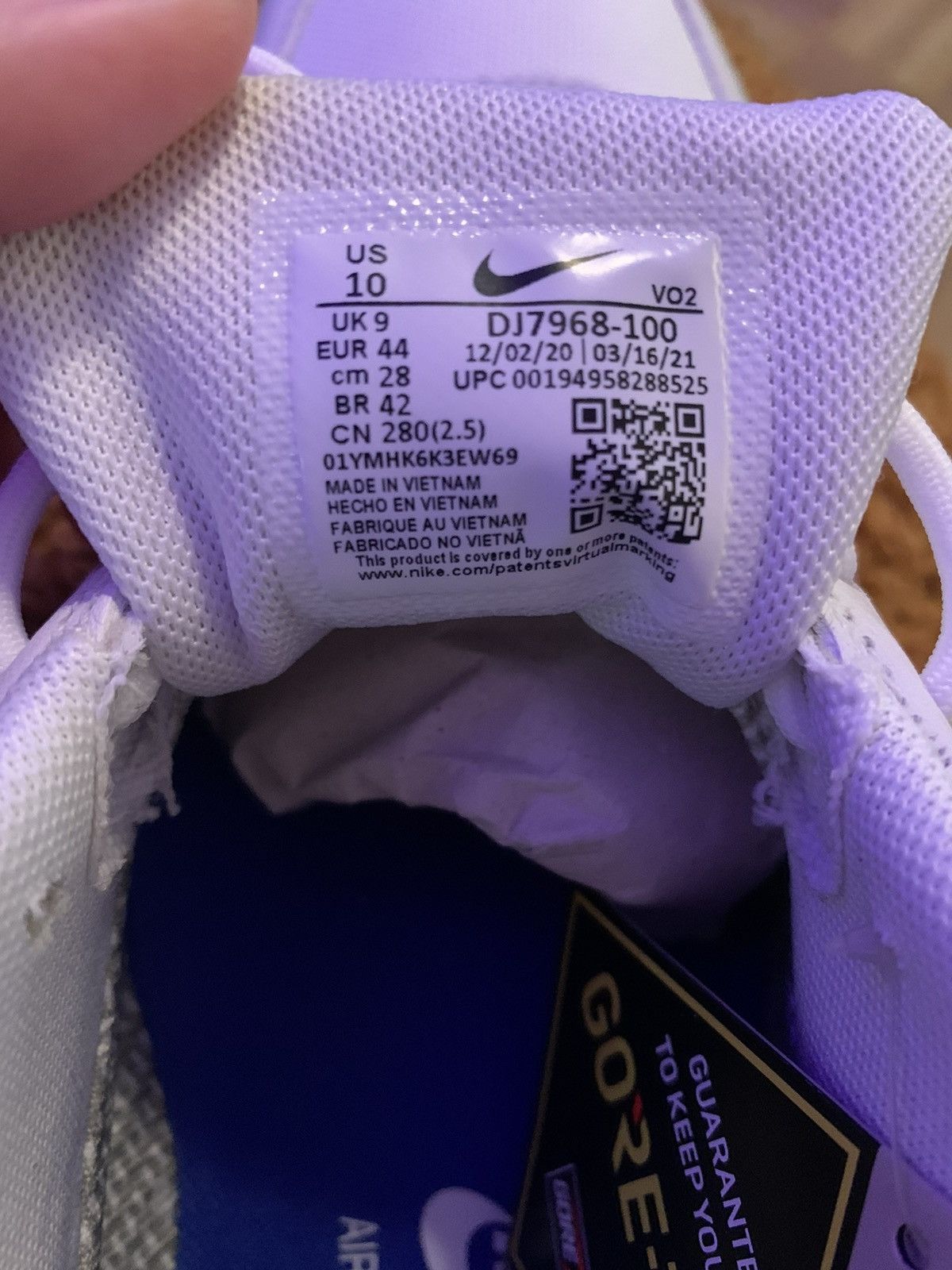 Nike Air Force 1 low GoreTex Triple White Size US 10 / EU 43 - 7 Thumbnail