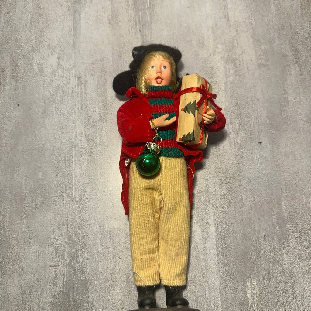 No Fear Christmas Caroler W/Present buyers Choice Size 26 - 1 Thumbnail