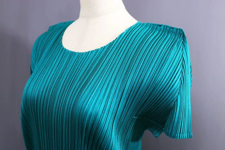Issey Miyake Issey Miyake A light green basic pleated round-neck short- Size L / US 10 / IT 46 - 4 Thumbnail