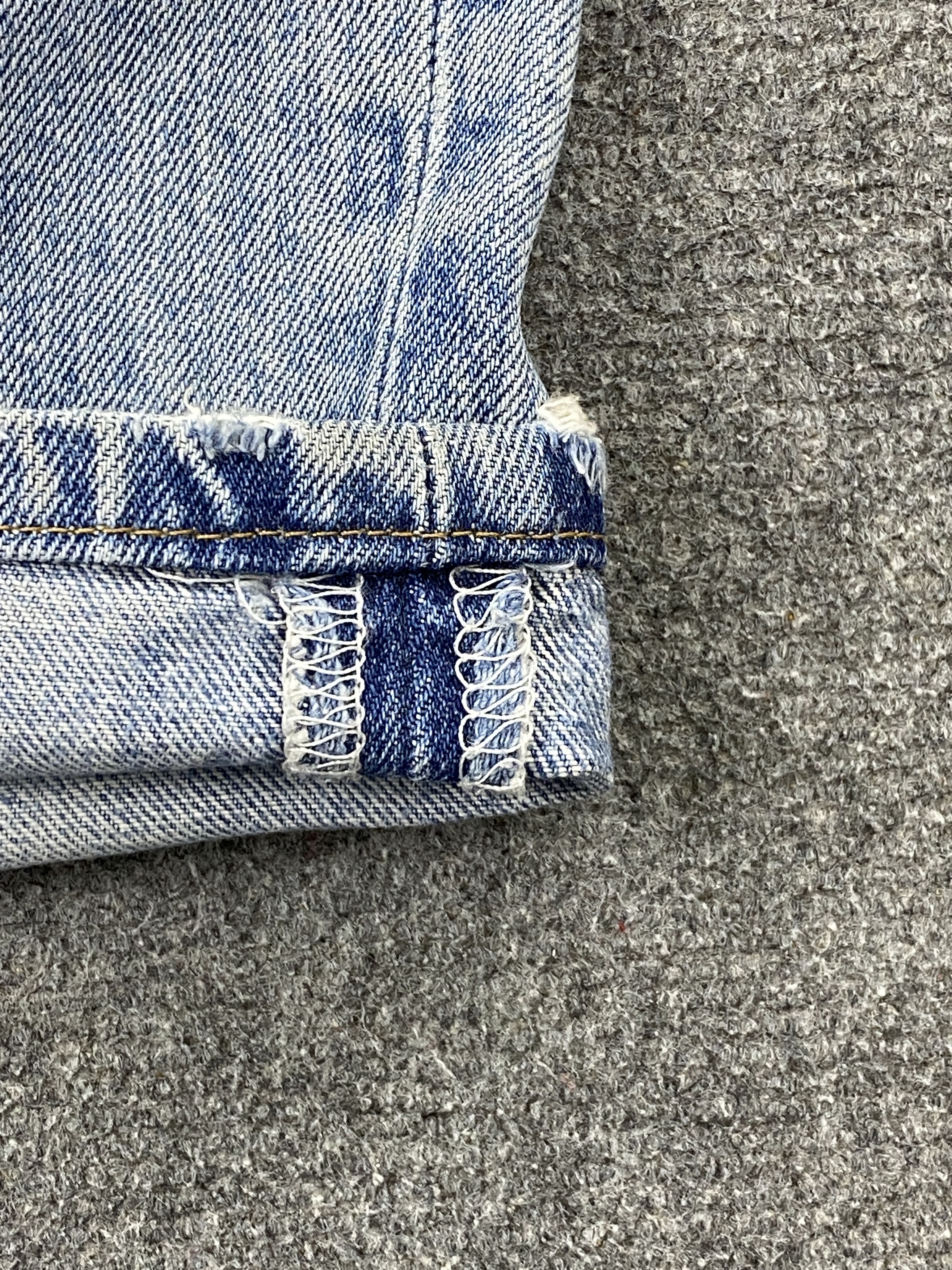 Levi's Vintage Levi's 501 Light Washed Distressed Jeans DP2326 Size US 31 - 9 Thumbnail