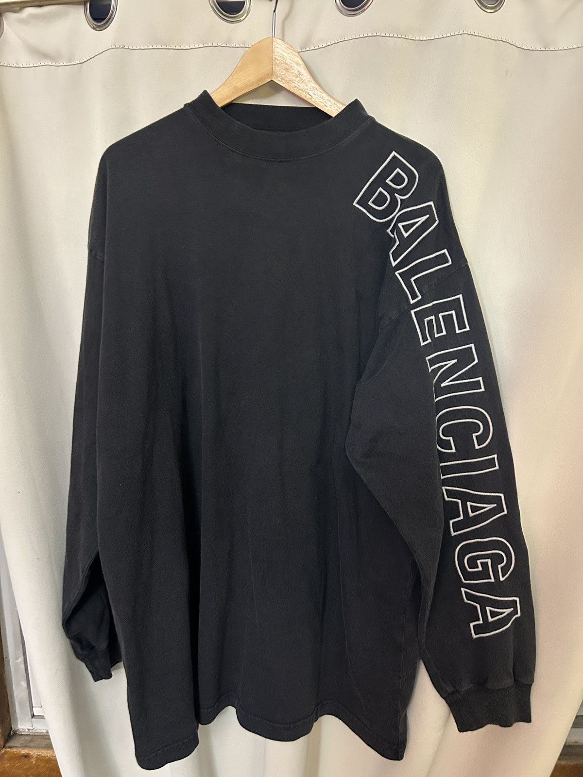 Balenciaga Balenciaga Longsleeve Tee Logo Vintage Size US M / EU 48-50 / 2 - 1 Thumbnail
