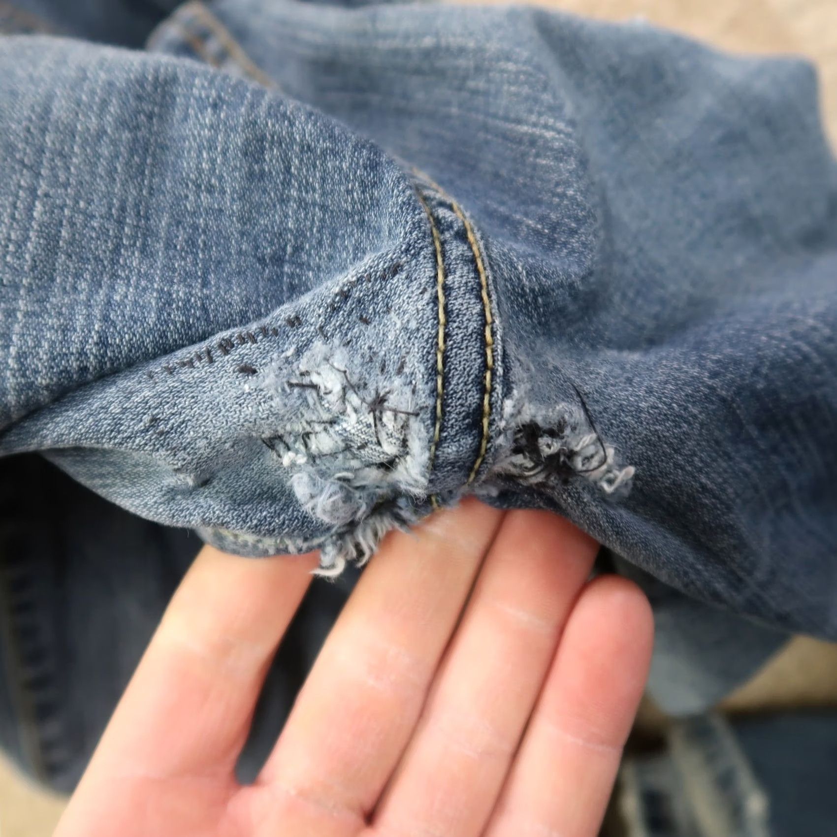 Silver Jeans Co. Silver Jeans Women's 33x35 Flared Jeans Blue Denim Low Rise 5-Pocket Stretch Distressed Slim Classic - Mens? Size 24" / US 00 / IT 34 - 2 Thumbnail