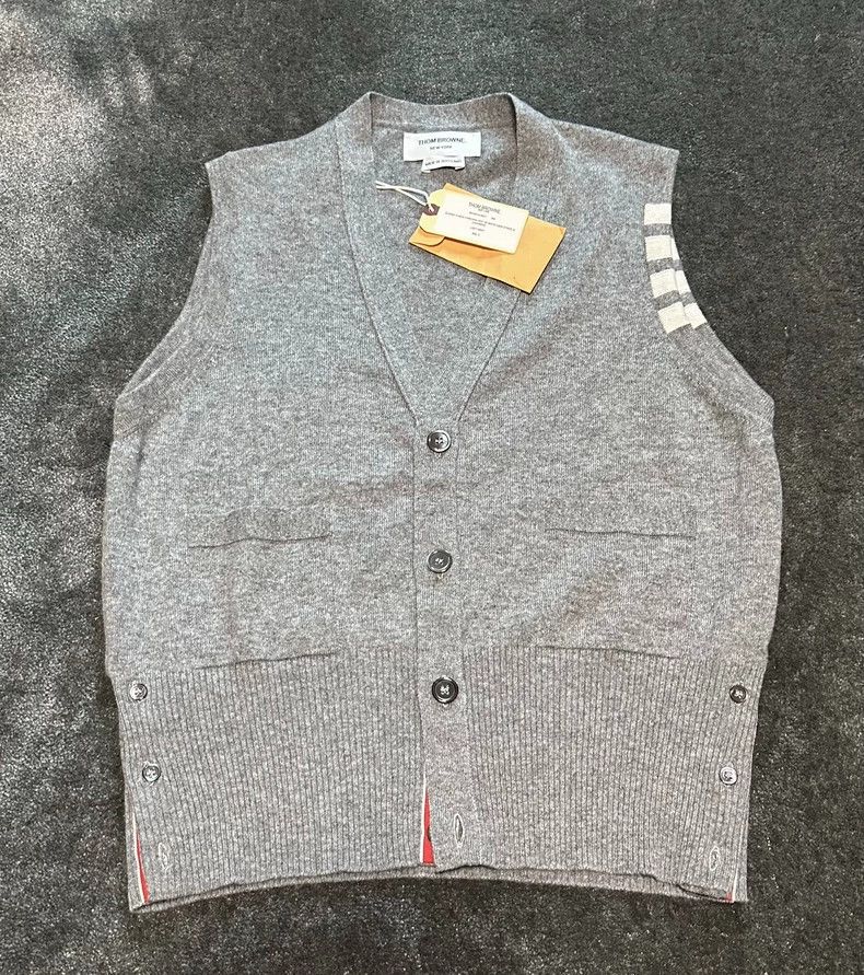 Thom Browne Thom Browne A sweater vest Size US L / EU 52-54 / 3 - 1 Thumbnail