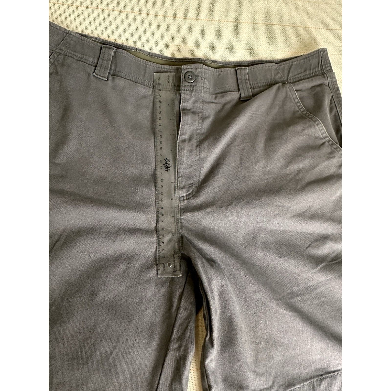 L.L. Bean L.L Bean Flat Front Gray Shorts with Natural Fit Size US 38 / EU 54 - 4 Thumbnail