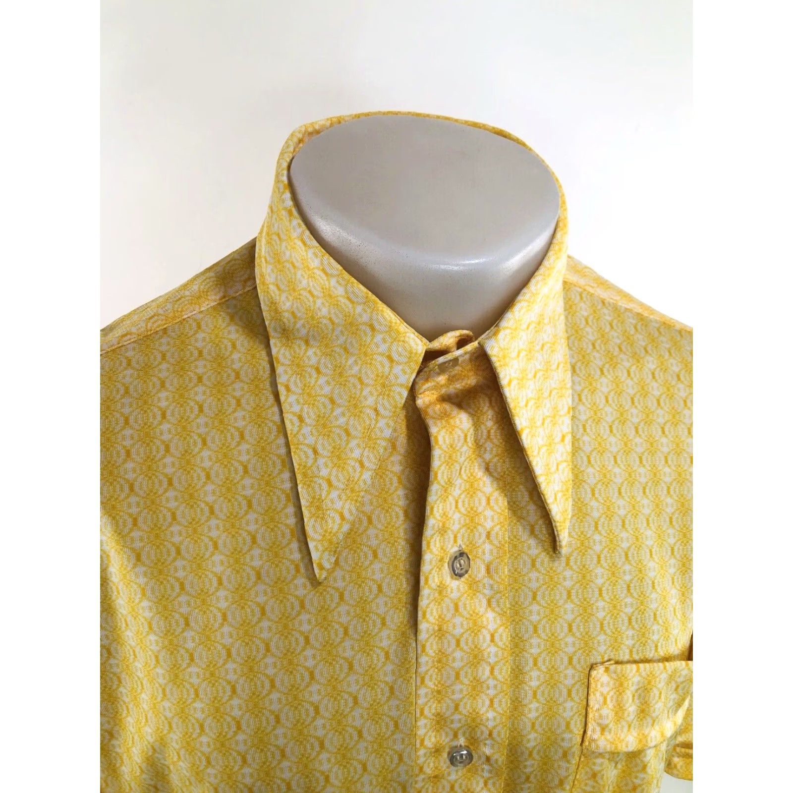 Vintage VINTAGE Montgomery Ward Shirt 1960s BUTTERFLY DISCO COLLAR Tetron L Shirt Yellow White Mens Size US L / EU 52-54 / 3 - 3 Thumbnail