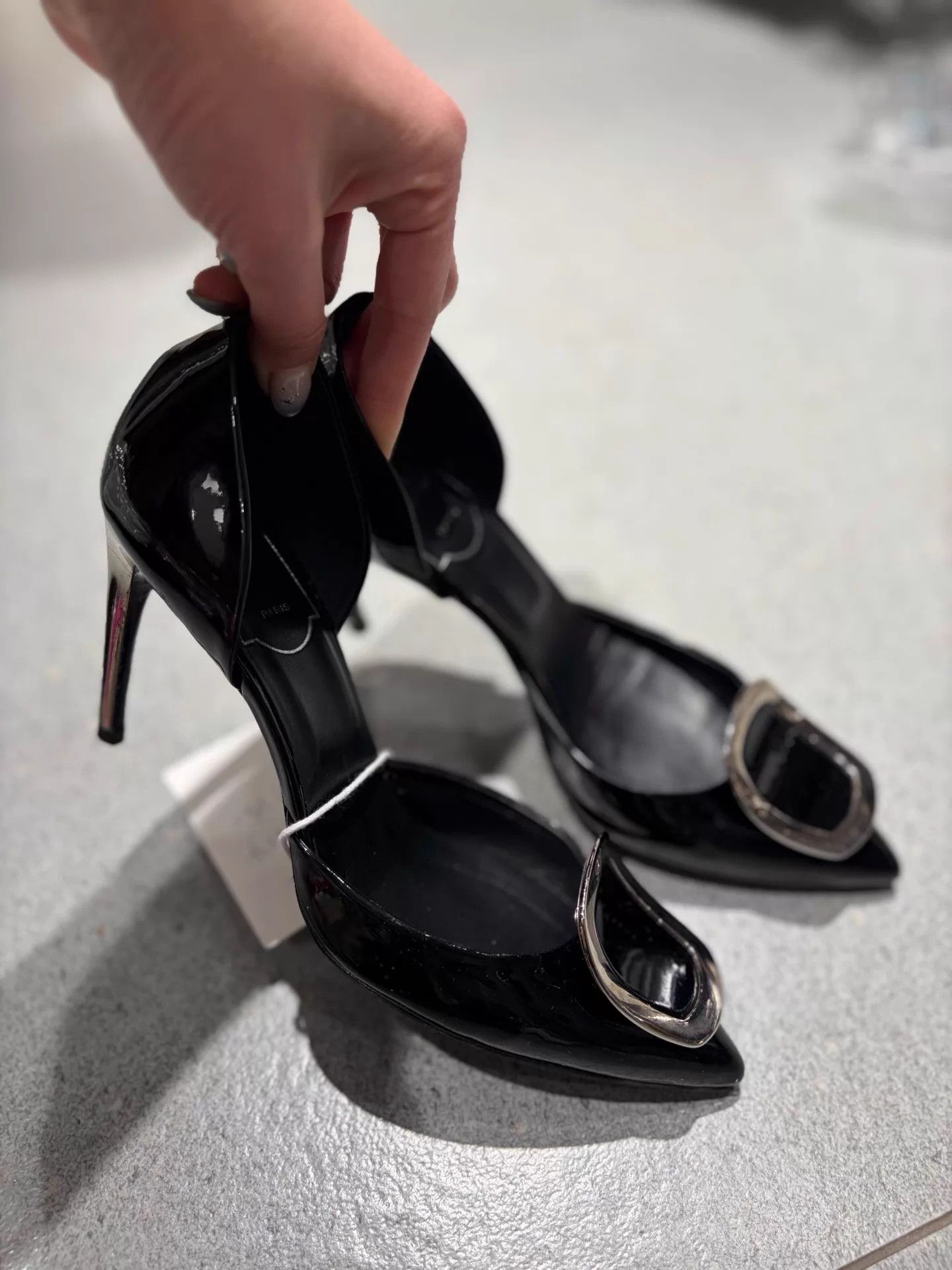 Roger Vivier RV Pointed Patent Half-D'Orsay Pumps 99 EUR35.5 BlkSvr Size US 5 / IT 35 - 4 Thumbnail