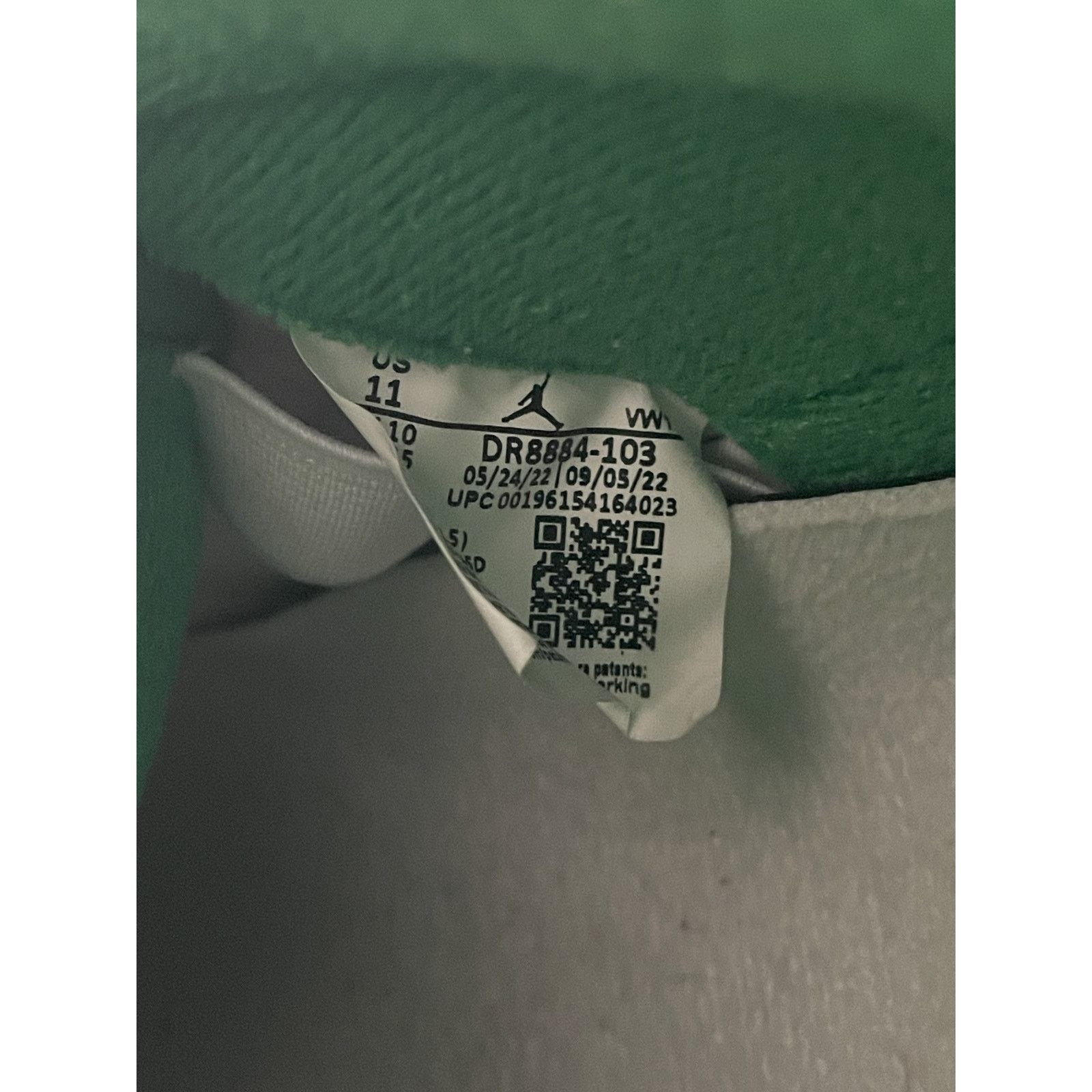 Jordan Brand NIKE JORDAN 2 LUCKY GREEN SIZE 11 PREOWNED Size US 11 / EU 44 - 5 Thumbnail
