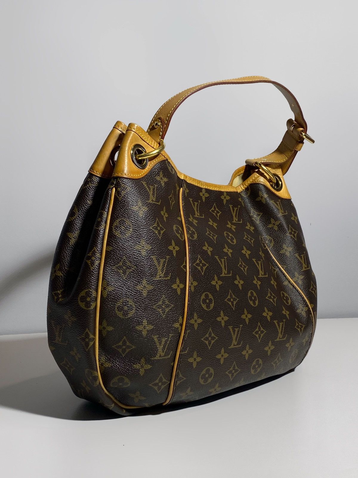 Louis Vuitton Louis Vuitton Galliera Shoulder Bag Tote Monogram Leather Size ONE SIZE - 5 Thumbnail