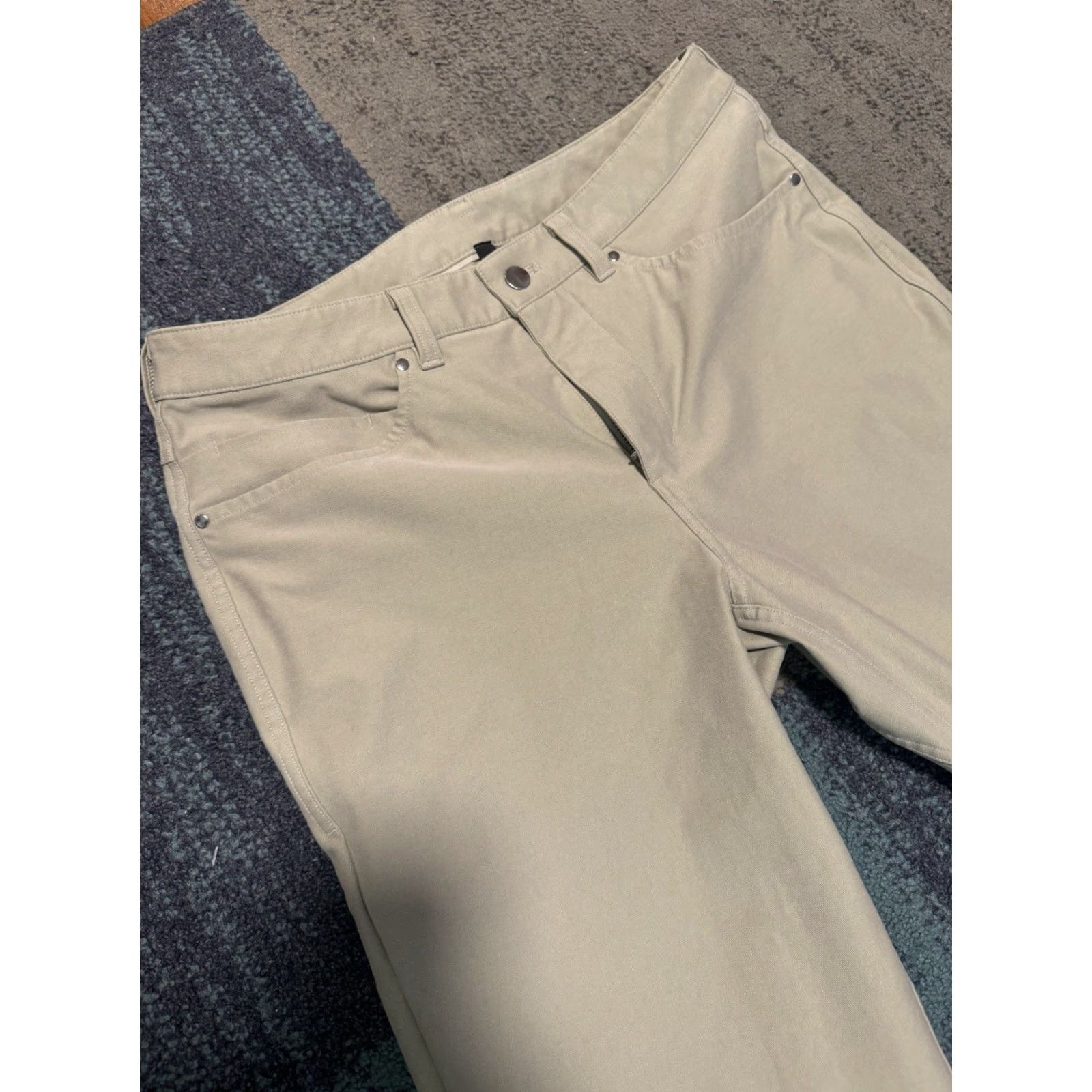 Lululemon Lululemon ABC Relaxed-Fit Pant Men 33 Beige Casual Stretch Khakis Pace Breaker Walking Size US 33 - 3 Thumbnail