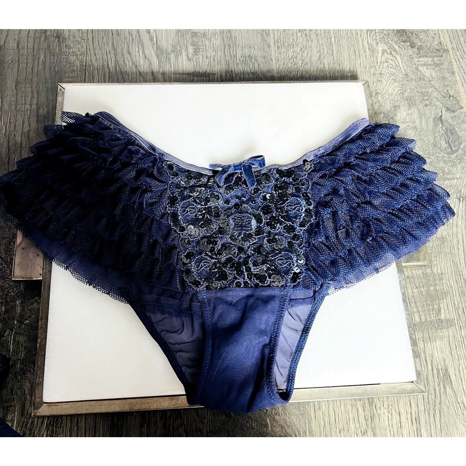Victoria's Secret Victoria's Secret navy blue push up bra and panty set 34b S Size ONE SIZE - 5 Thumbnail