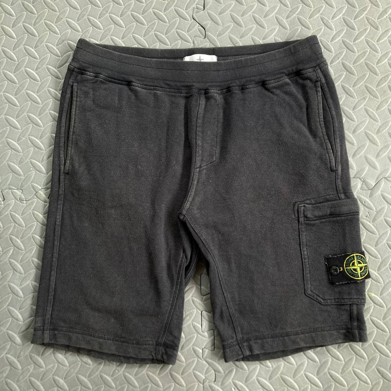 Stone Island S/S17 Dyed Bermuda Shorts Size US 32 / EU 48 - 2 Thumbnail