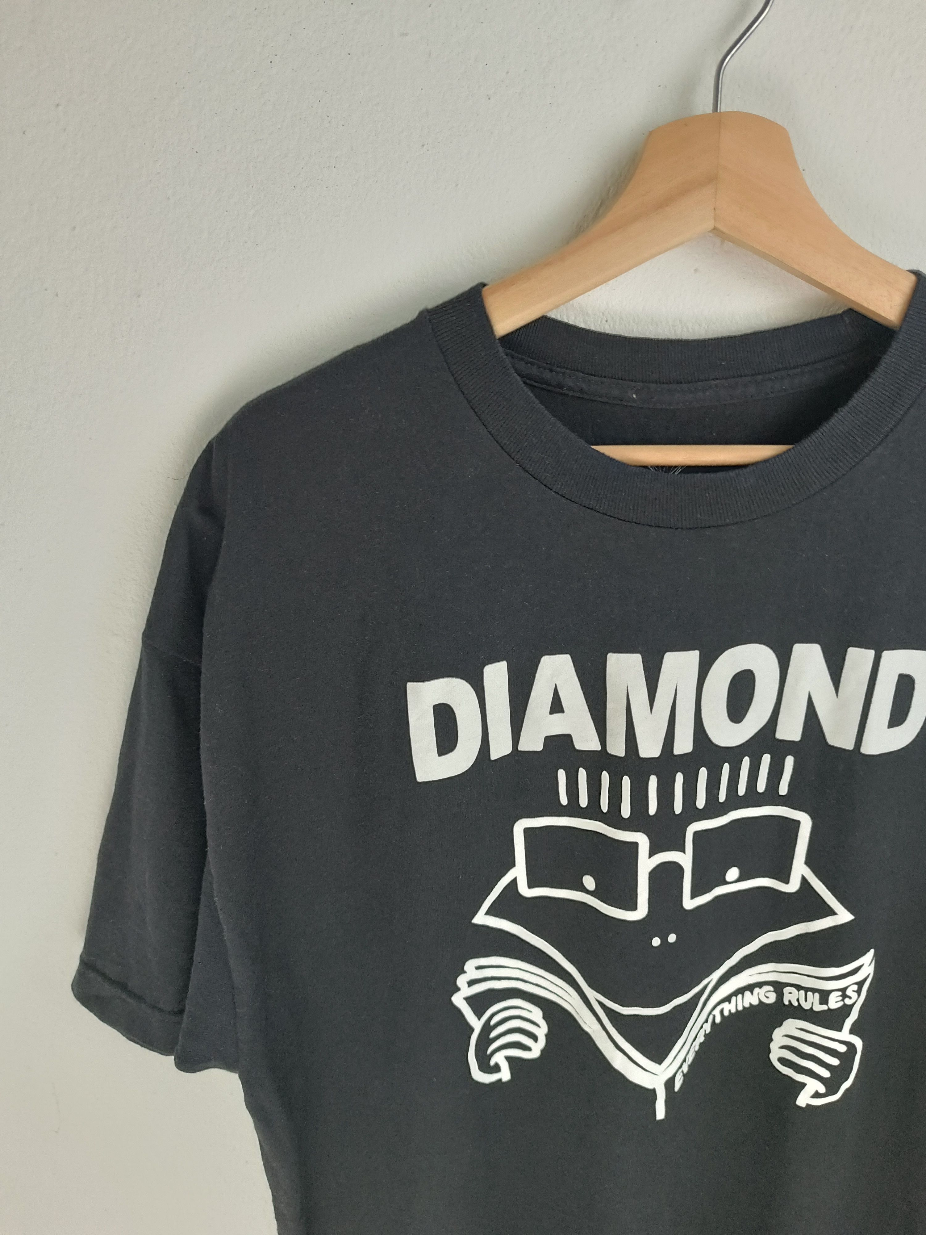 Diamond Supply Co. DESCENDENTS "MILO" X DIAMOND SUPPLY TEE Size US XL / EU 56 / 4 - 5 Thumbnail