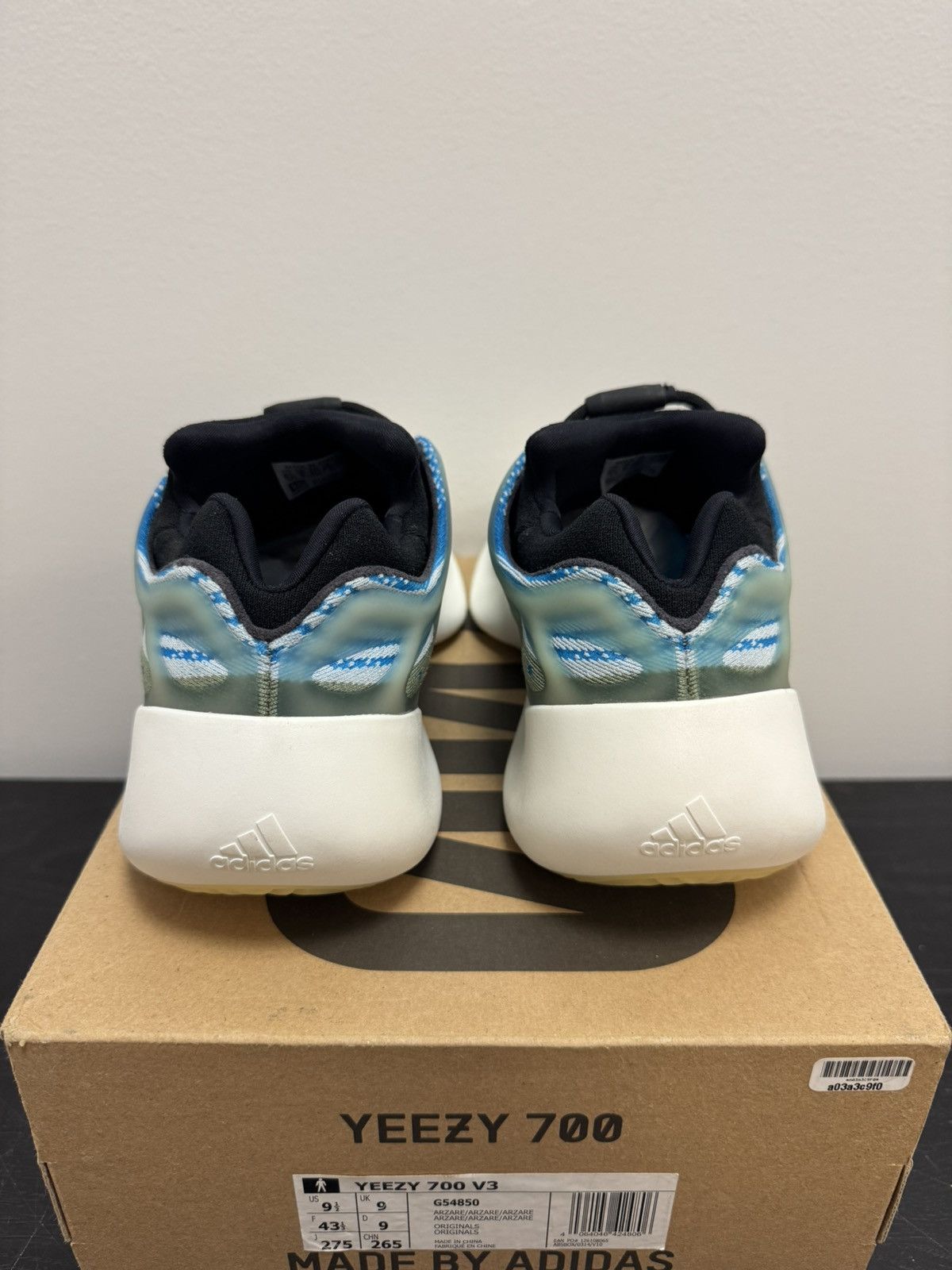 Yeezy Yeezy 700 arzareth Size US 9.5 / EU 42-43 - 4 Thumbnail