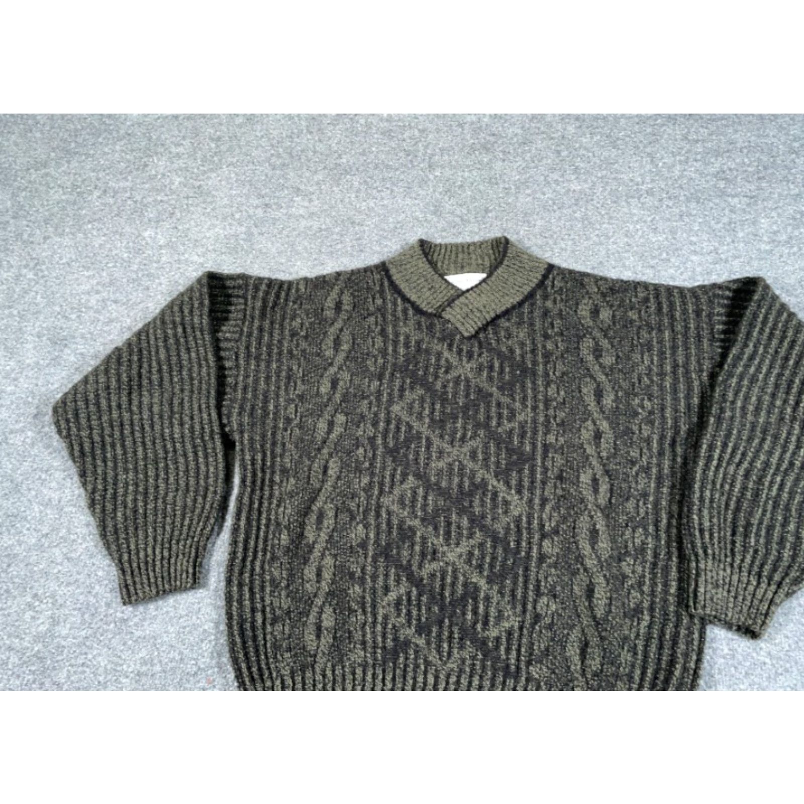 Vintage VINTAGE Dad Ribbed Geometric Pattern V-Neck Sweater Adult Large Gray Wool Italy Made Size US L / EU 52-54 / 3 - 7 Thumbnail