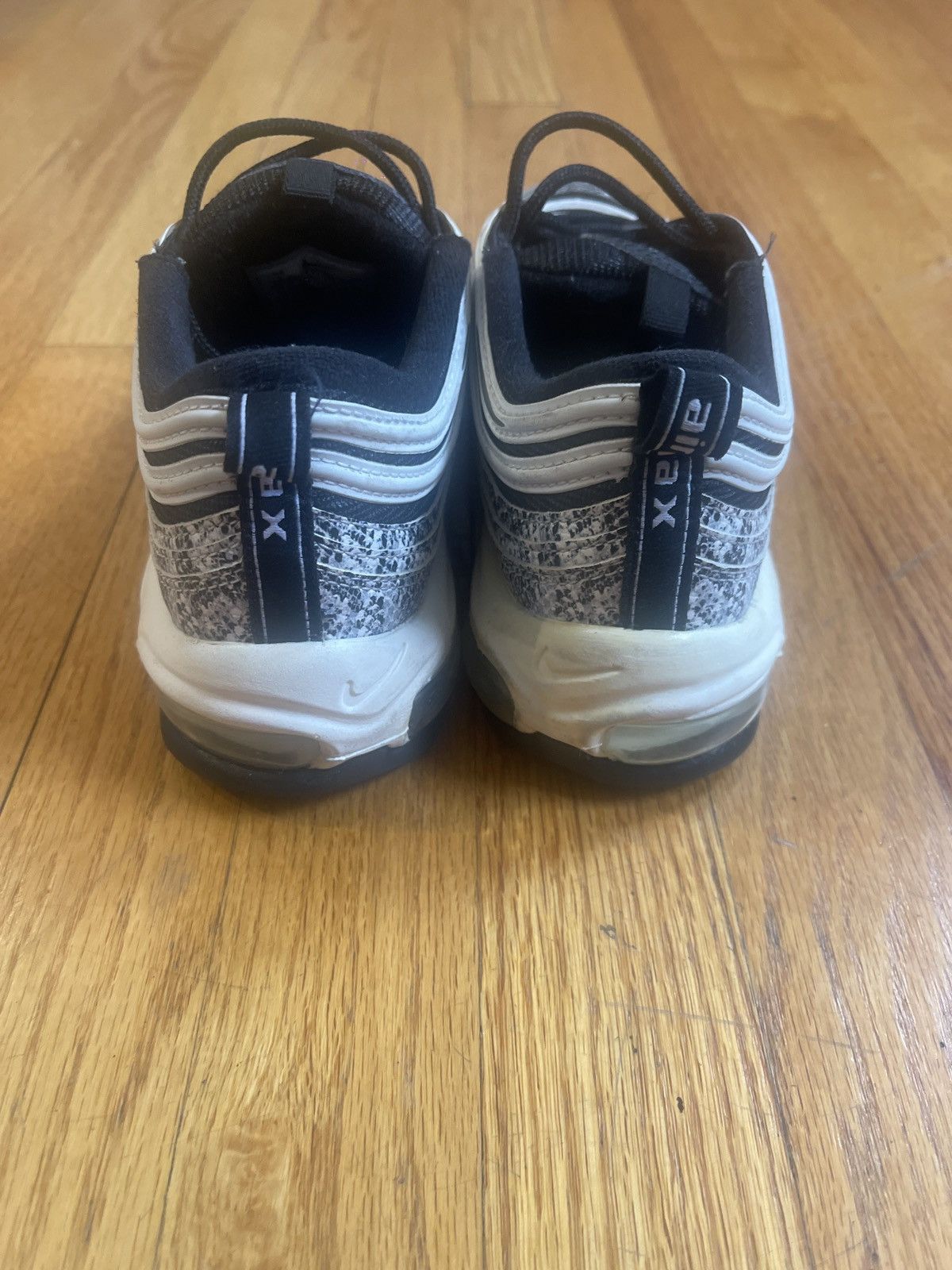 Nike Nike Air Max Size US 6 / EU 39 - 4 Thumbnail