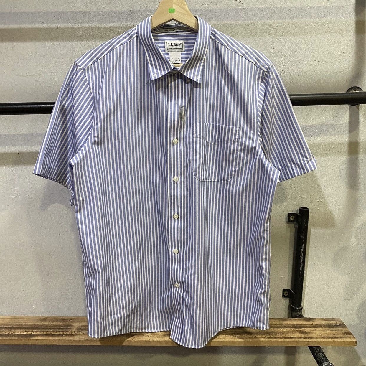 L.L. Bean Vintage wrinkle resistant 90s L.L. Bean Button Shirt USA Size US L / EU 52-54 / 3 - 1 Thumbnail