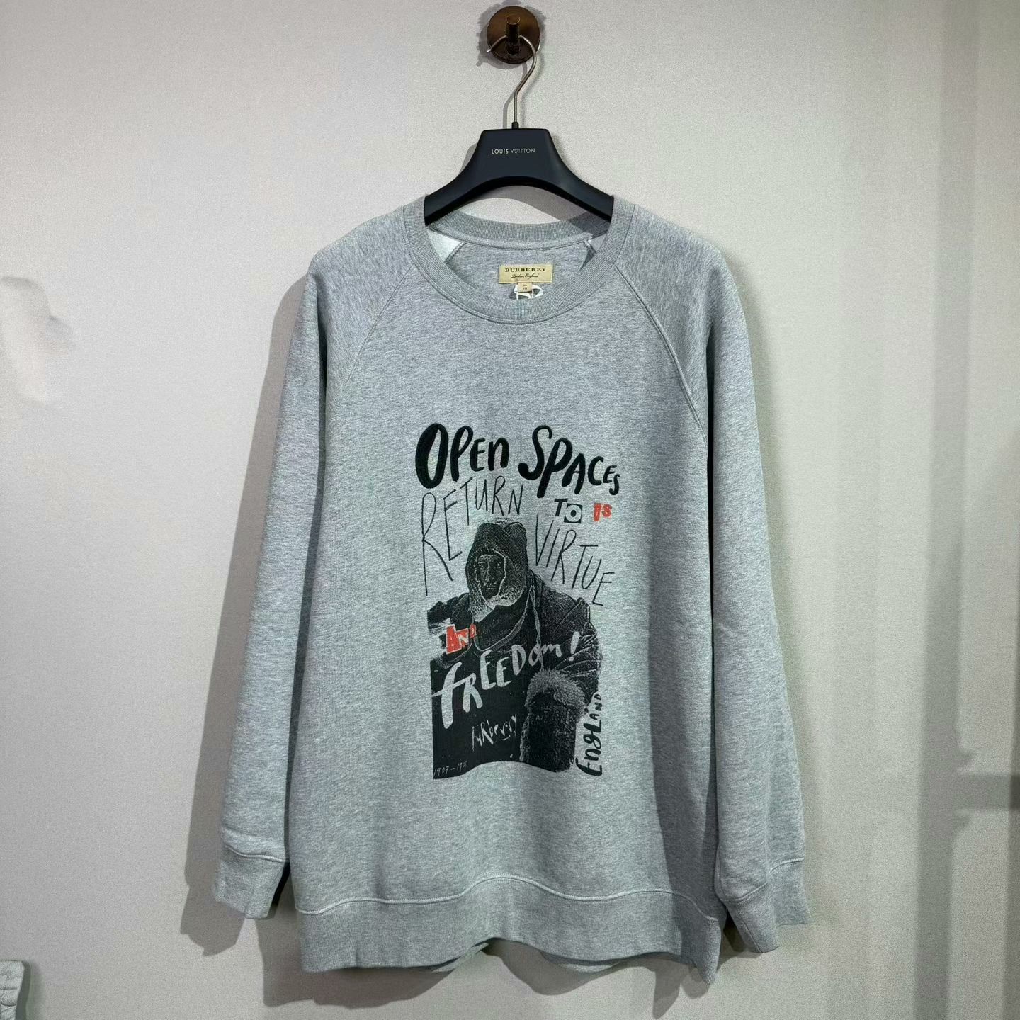 Burberry Graphic Long Sleeve Sweatshirt XL