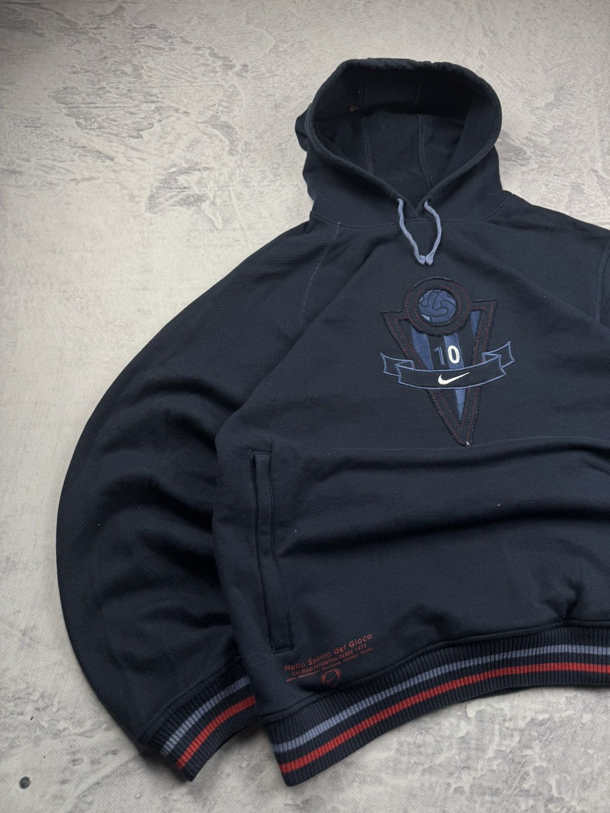 Nike × Vintage NIKE VINTAGE CENTER LOGO OVERSIZE BOXY HOODIE Size US L / EU 52-54 / 3 - 2 Thumbnail