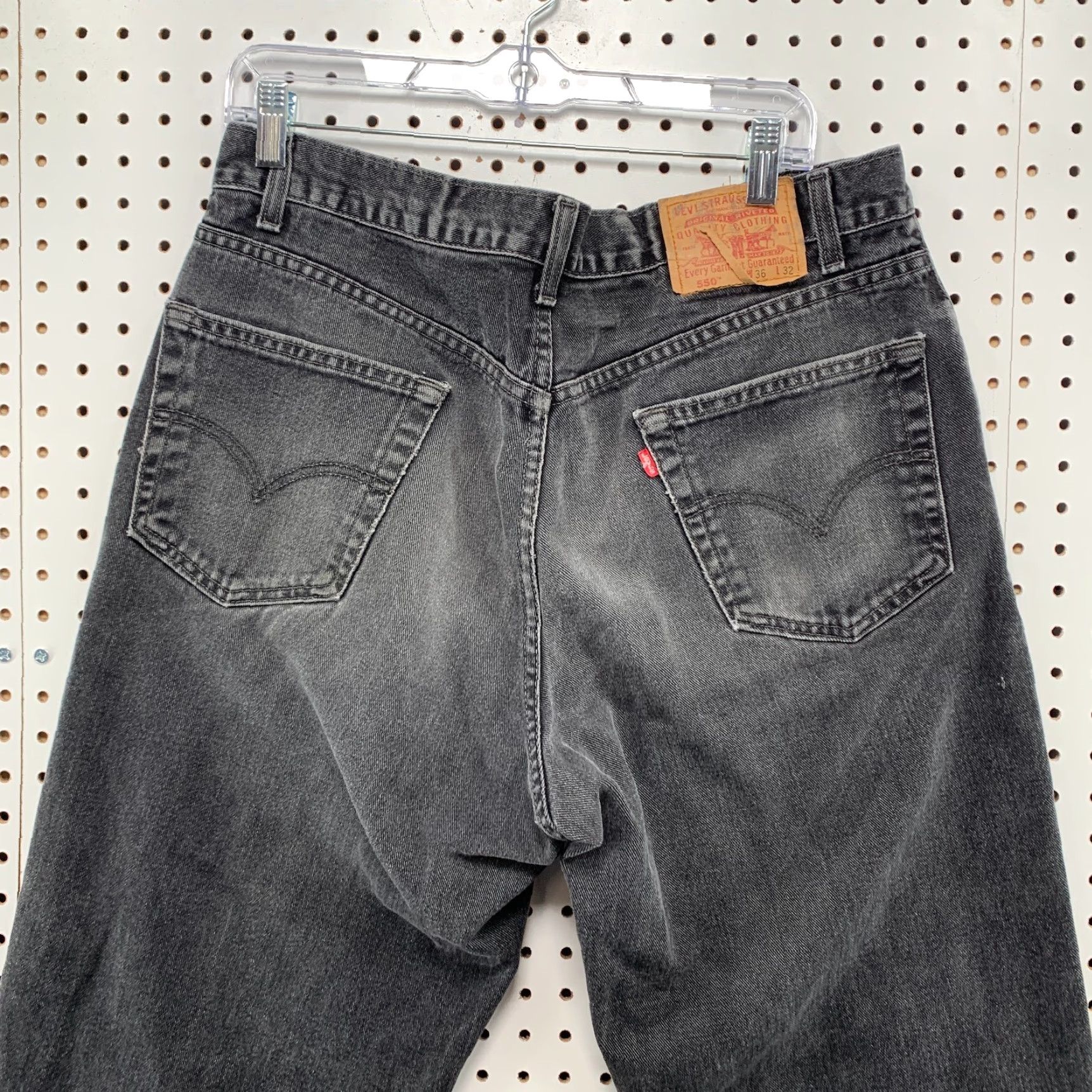 Levi's VINTAGE Levi's 550 Blac Denim Jeans Mens 36x32 Relaxed Straight 90s 35x30 Blue Denim 550 Jeans Mens Straight 90s Levi's Size US 36 / EU 52 - 5 Thumbnail