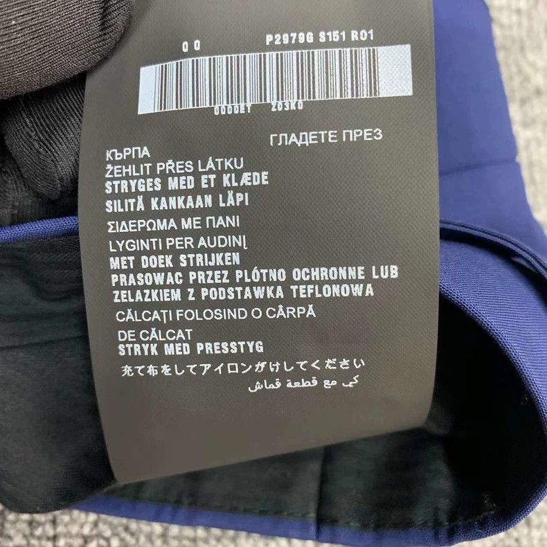 Prada Prada Blue casual shorts with belt 2503-Nextarrow Size US 38 / EU 54 - 7 Thumbnail