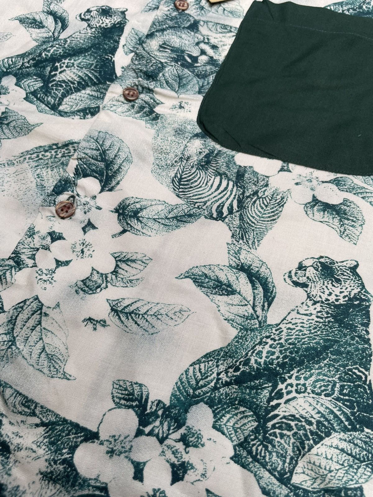 Japanese Brand Bright Light Rayon Leopard Full Print Shirt Size US L / EU 52-54 / 3 - 11 Thumbnail