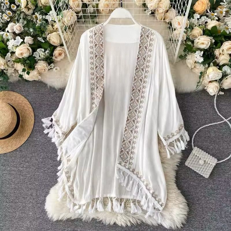 Japanese Brand × Vintage Bohemian Vintage Embroidery Woman Loose Cardigan Tops Size ONE SIZE - 3 Thumbnail