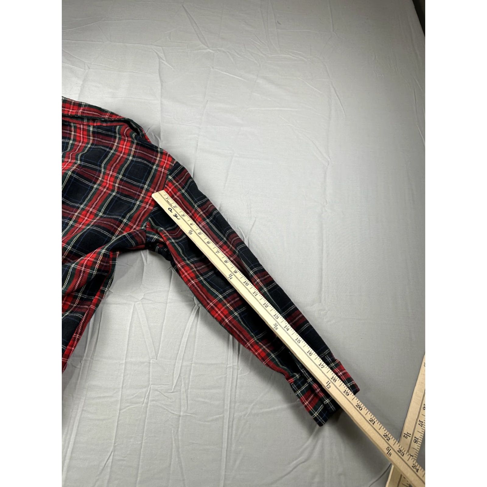Levi's VINTAGE Levi's Flannel Shirt Mens XS Red Plaid Button-Up Long Sleeve Size XS Regular Size US XS / EU 42 / 0 - 7 Thumbnail