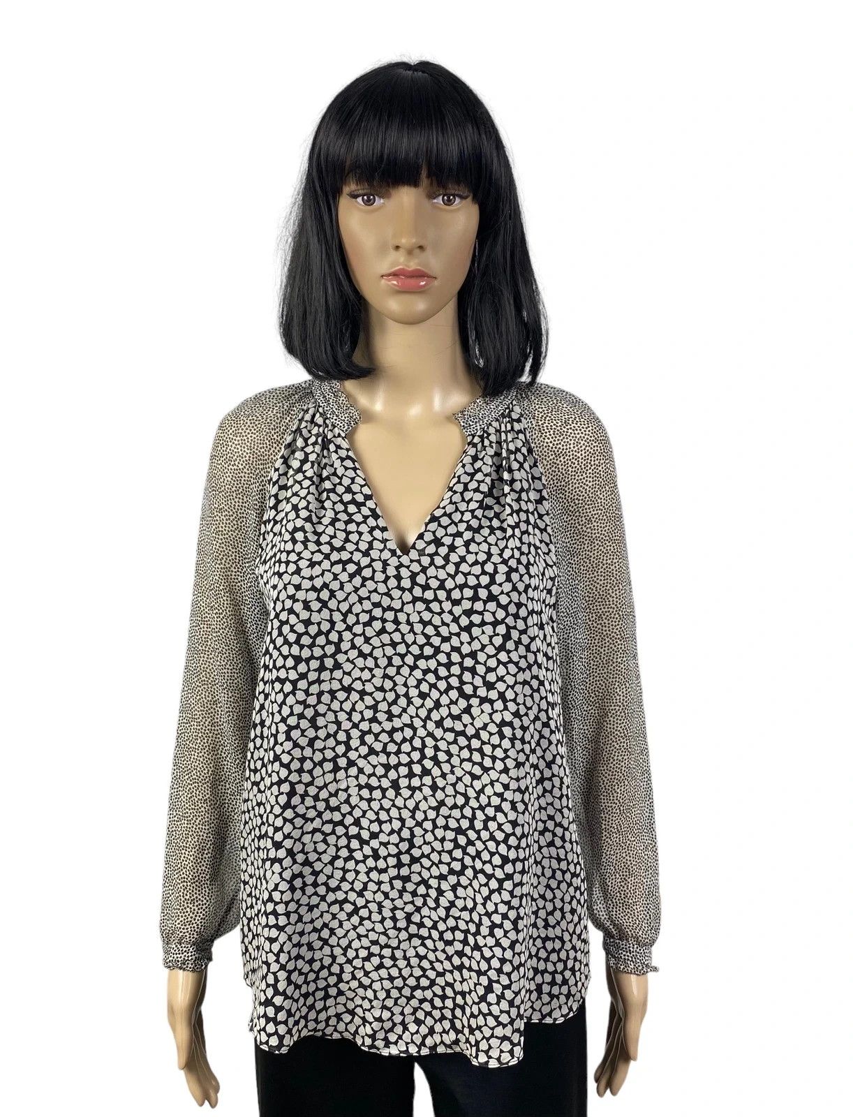 Diane von Furstenberg Diane Von Furstenberg Silk Printed Blouse size 0 Size S / US 4 / IT 40 - 1 Thumbnail