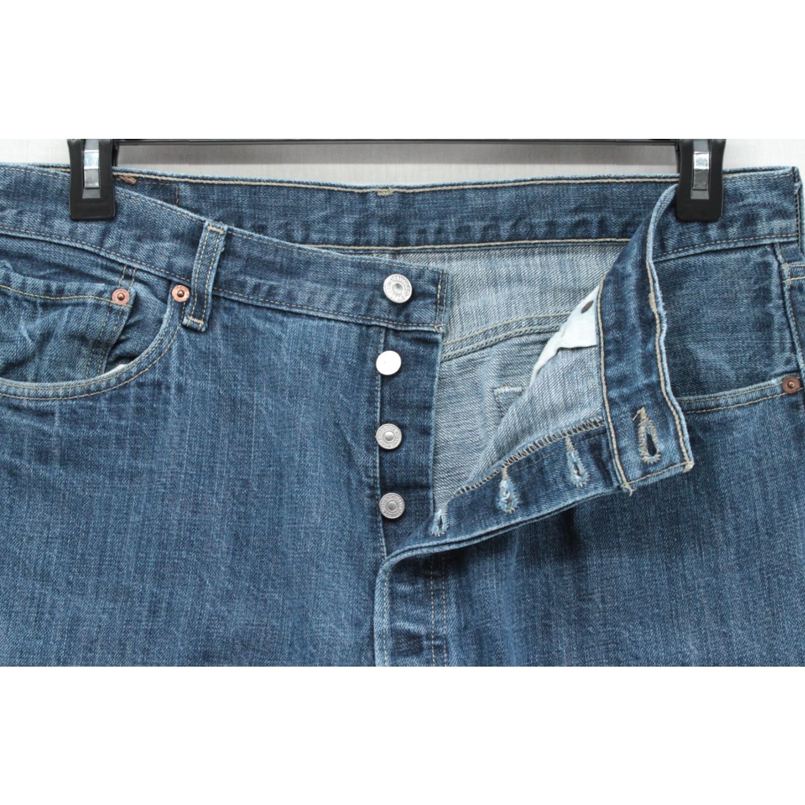 Levi's VINTAGE Levi's 501 Jeans Men 36x28 Blue Denim Straight Button Fly Cowboy 2011 Size US 36 / EU 52 - 3 Thumbnail
