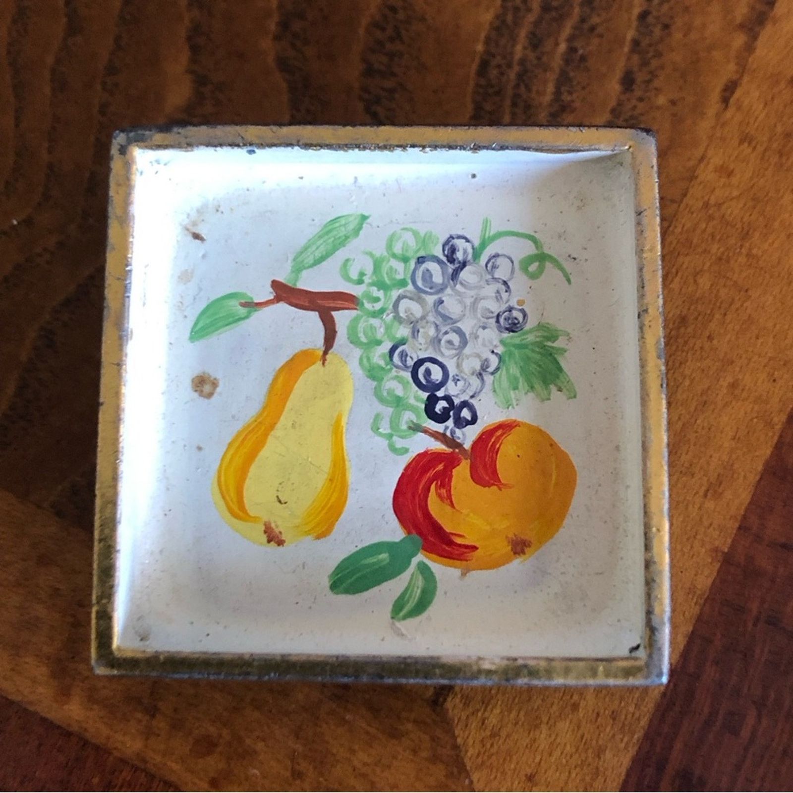 Vintage Vintage mid century hand painted fruit shadow box fur clip Size ONE SIZE - 1 Thumbnail