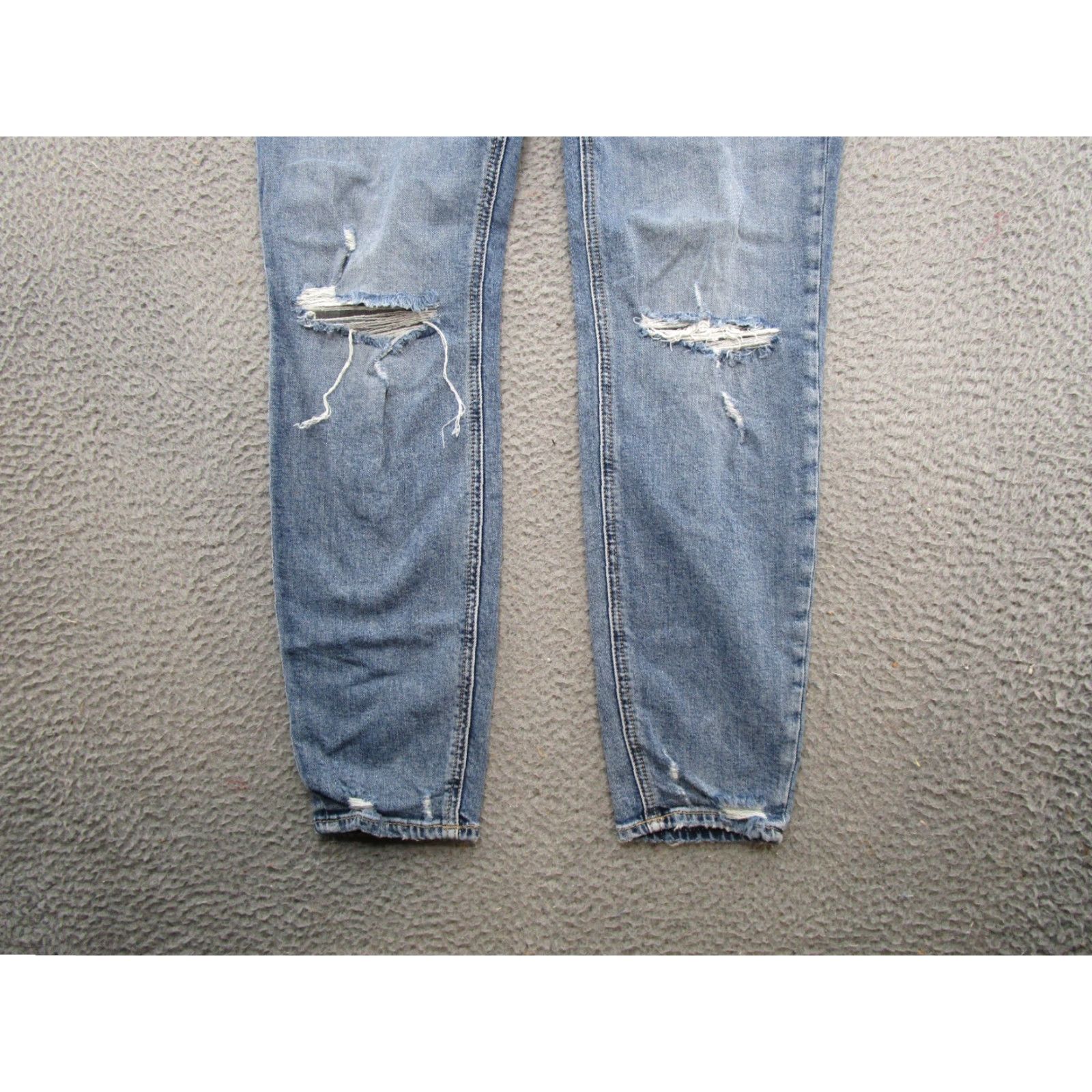 Silver Jeans Co. Silver Jeans Distressed Denim Light Wash Stretch Super Skinny Elyse Jeans 31x29 Women Jeans 31 Blue 90s? Size 24" / US 00 / IT 34 - 2 Thumbnail