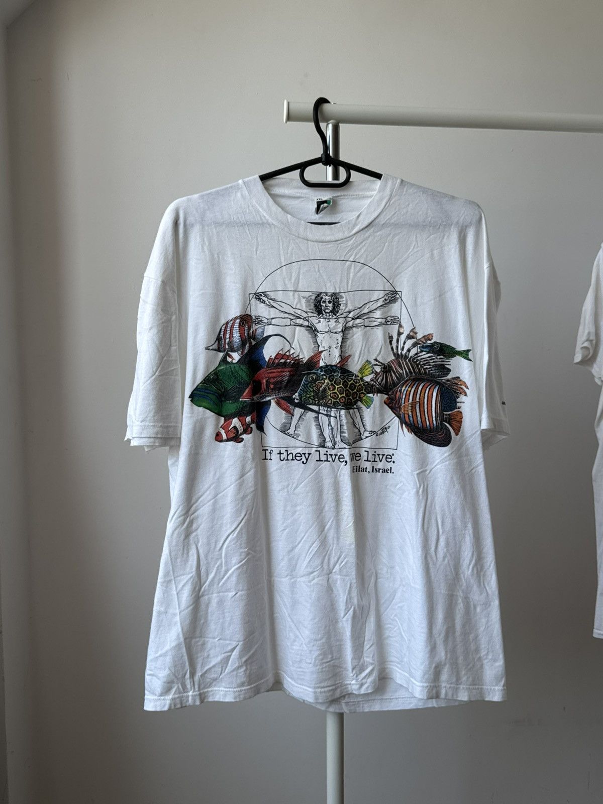 Vintage Vintage Leonardo Da Vinci Vitruvian Man Fish T-shirt Size US XL / EU 56 / 4 - 1 Thumbnail