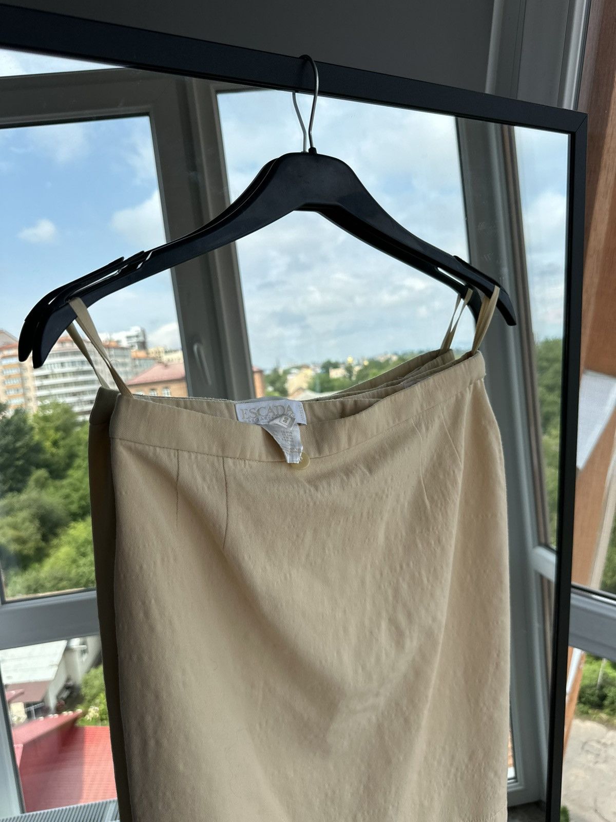 Escada Vintage Escada Margaretha Ley 100% New Wool Skirt Beige Size 28" / US 6 / IT 42 - 2 Thumbnail