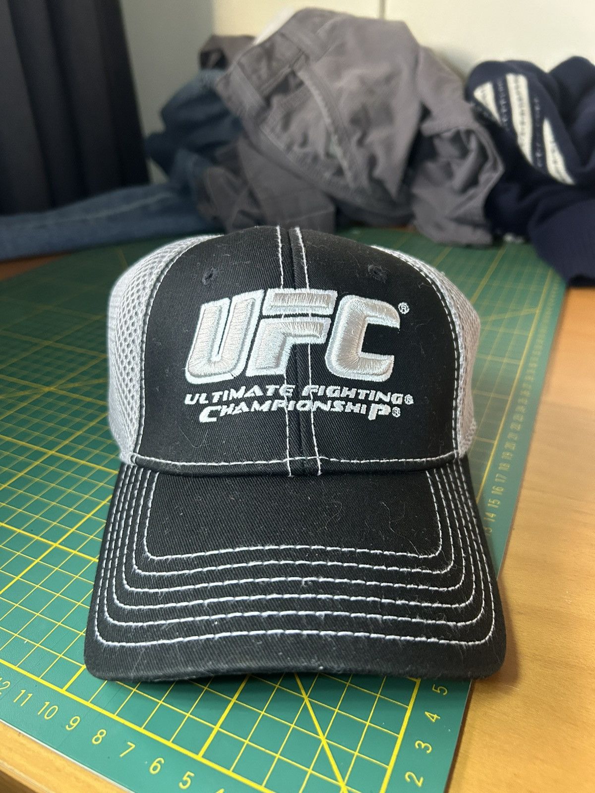 Vintage 2008 Official UFC a-flex trucker hat Size ONE SIZE - 1 Thumbnail