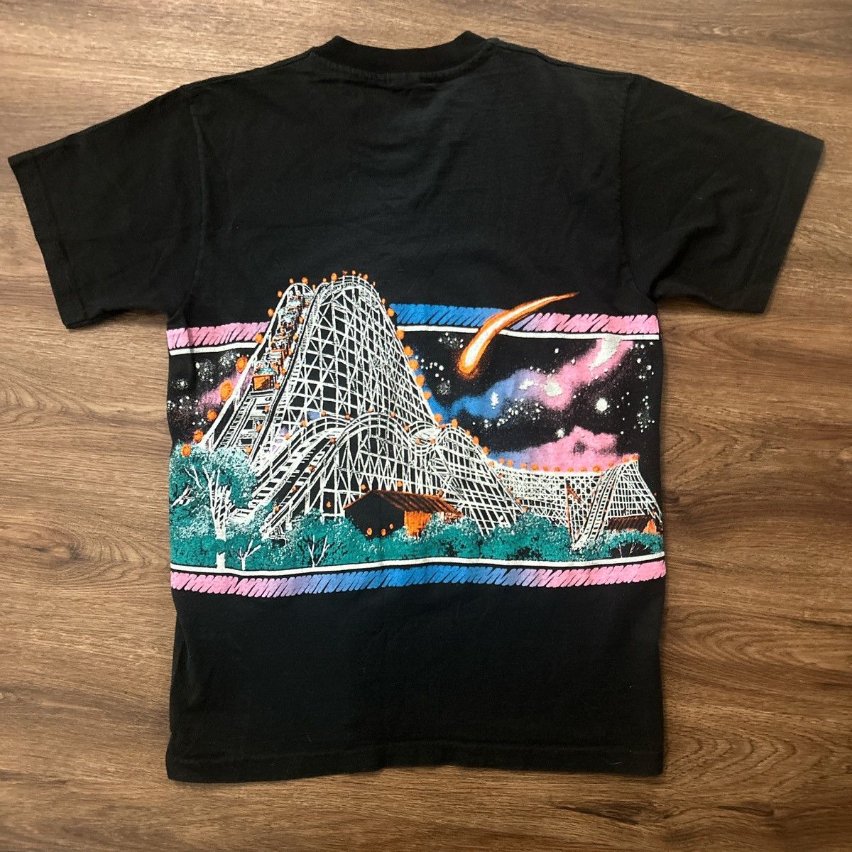 Vintage 90s king island RARE Blue Streak Coaster Wrap Around T Shirt Size US L / EU 52-54 / 3 - 4 Thumbnail