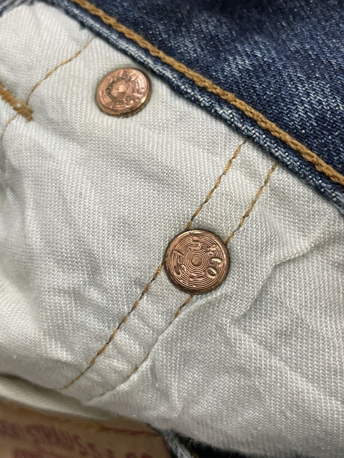 Levi's × Vintage Vintage Y2K Levis 501 Whisker Light Wash Minor Distressed Size US 32 / EU 48 - 22 Thumbnail