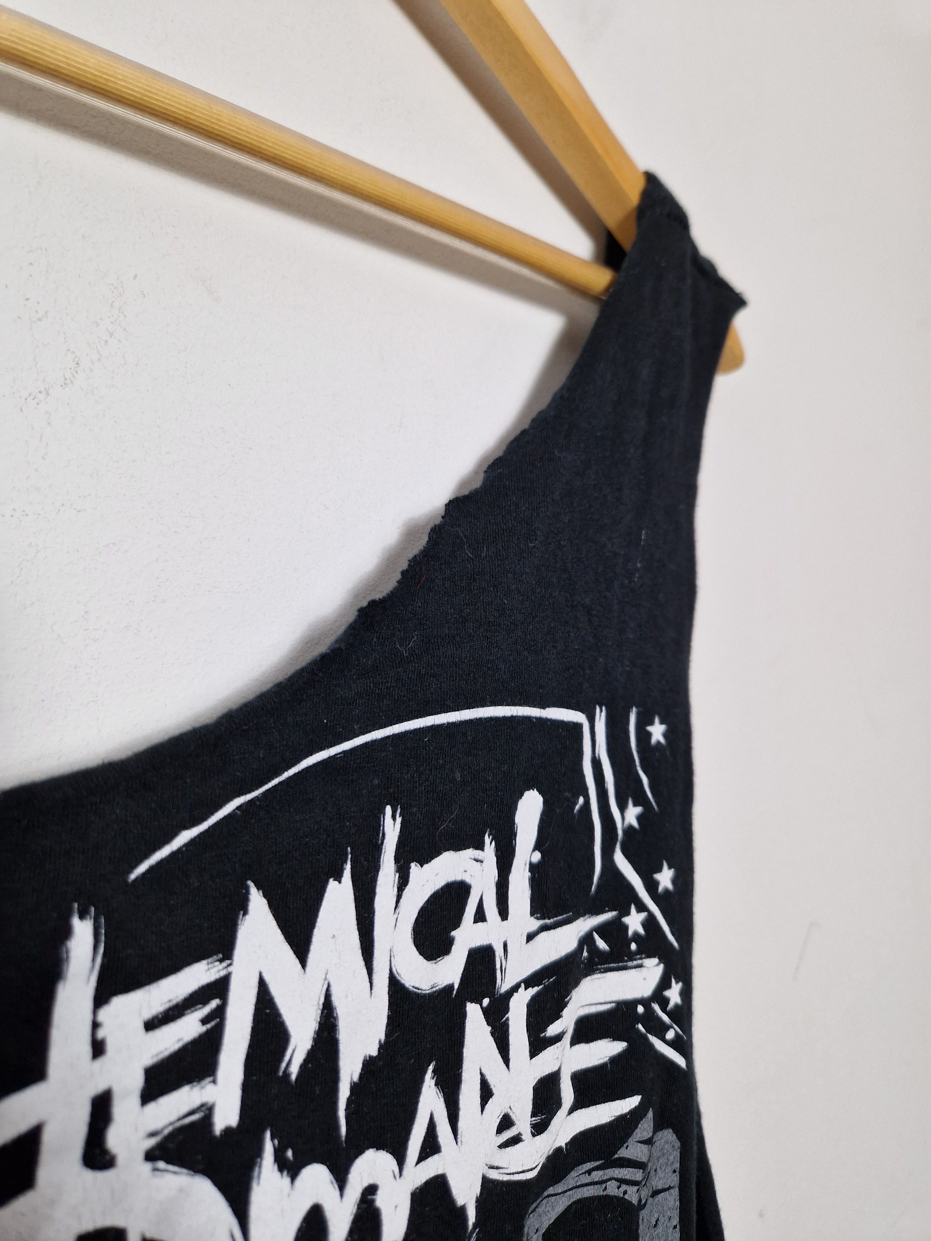 Band Tees My Chemical Romance MCR distressed tank top Size US M / EU 48-50 / 2 - 6 Thumbnail