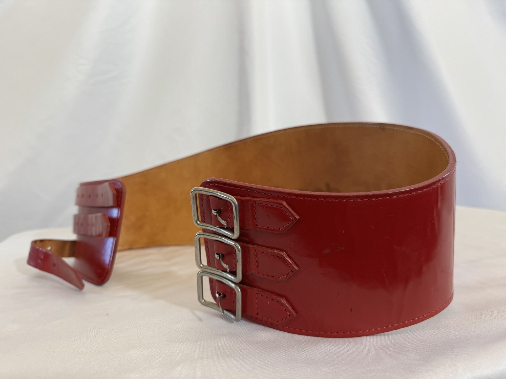 Maison Margiela COMME des GARÇONS Red Leather Wrestling Belt Corset Size ONE SIZE - 3 Thumbnail