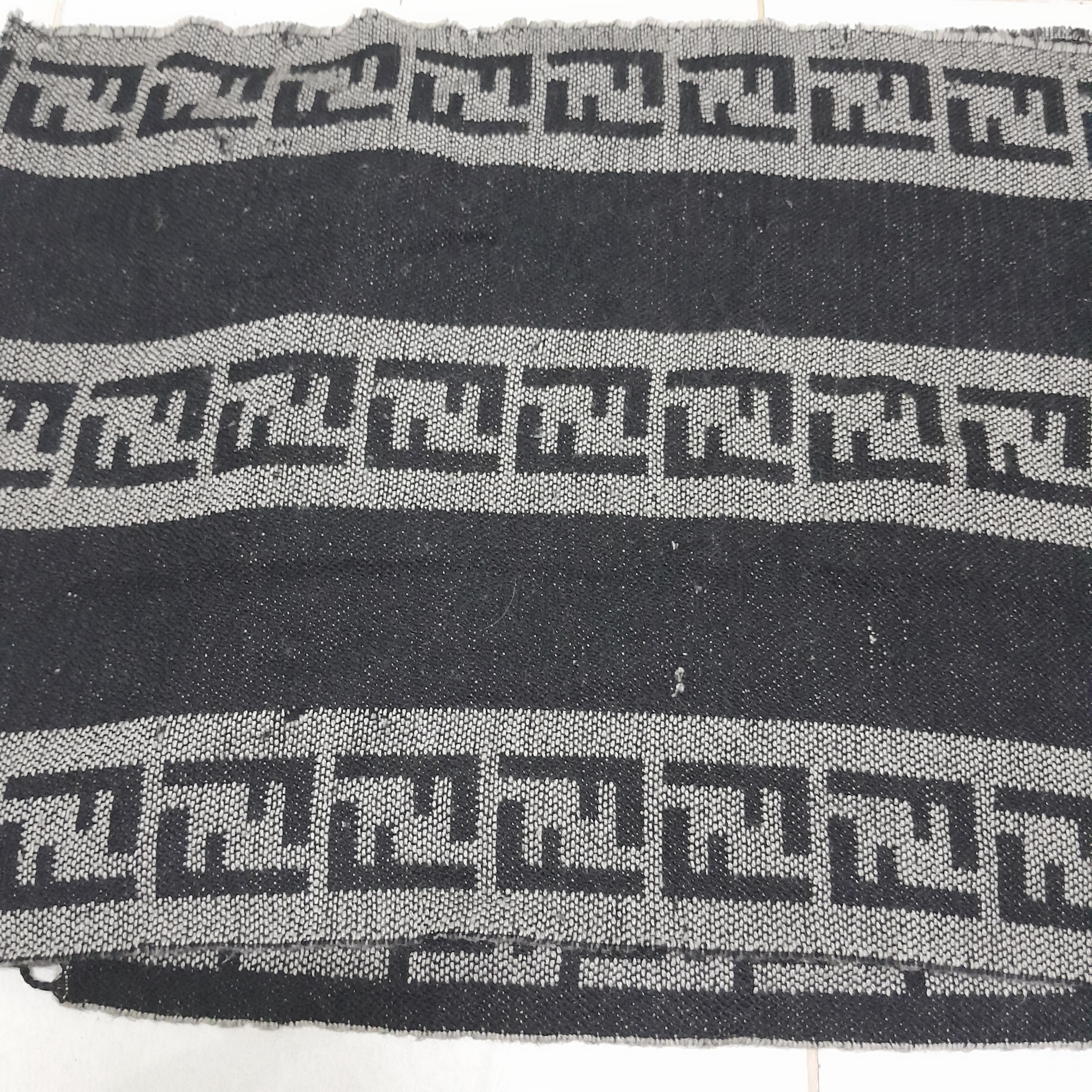 Fendi 💥FINAL DROP💥DISTRESSED VERY WORN FENDI UNISEX WOOL SCARVES Size ONE SIZE - 9 Thumbnail