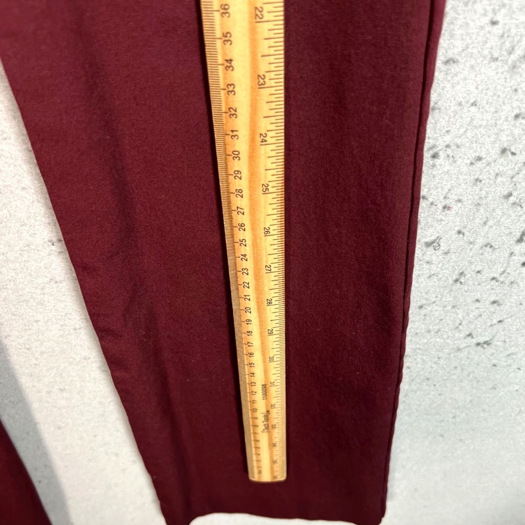 Old Navy Old Navy Womens High-Rise Pixie Flare Pants Size 4 Burgundy Size 27" / US 4 / IT 40 - 6 Thumbnail