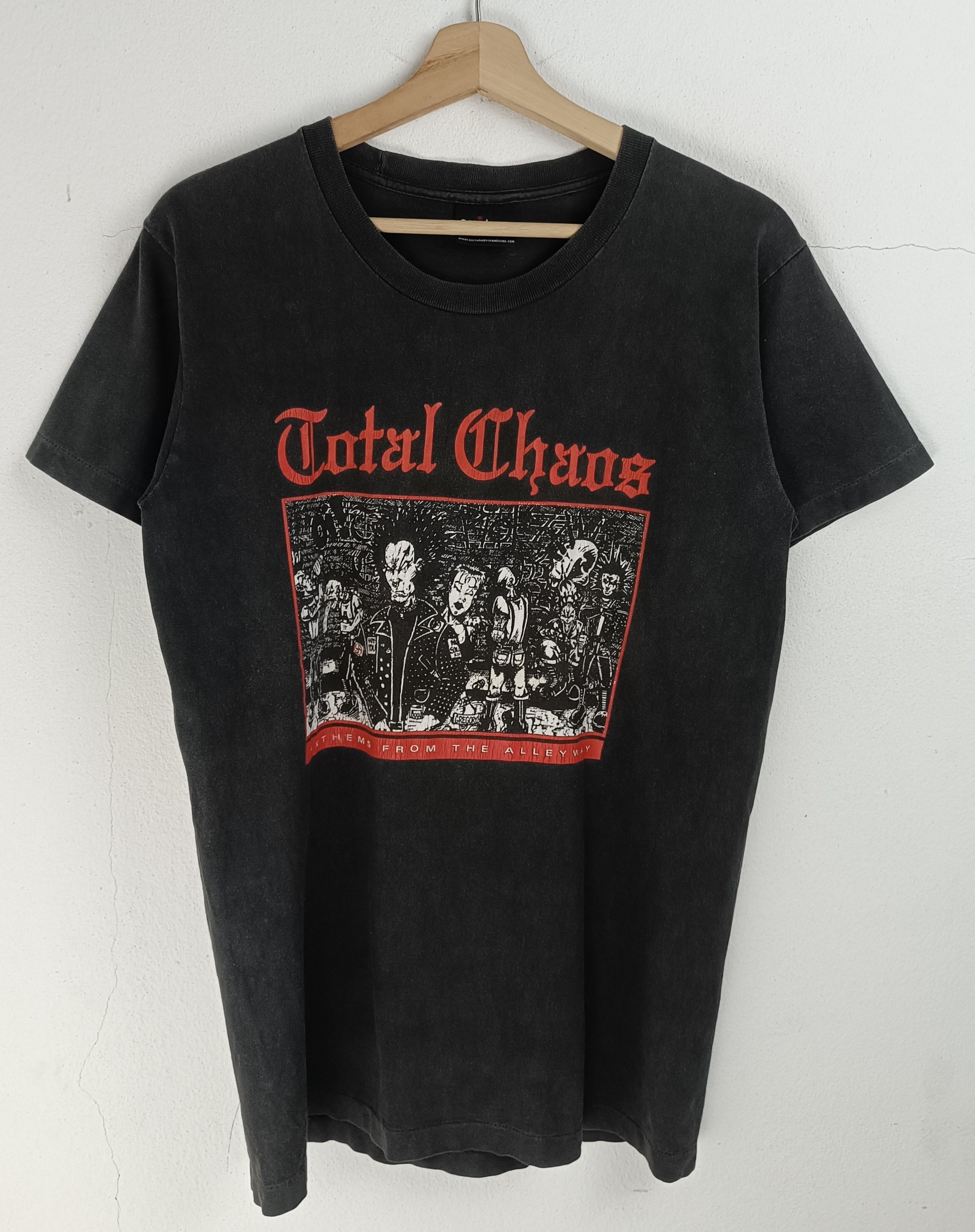 Band Tees THRASHED FADED VINTAGE 90'S TOTAL CHAOS ANTHEM HARDCORE PUNK Size US S / EU 44-46 / 1 - 3 Thumbnail