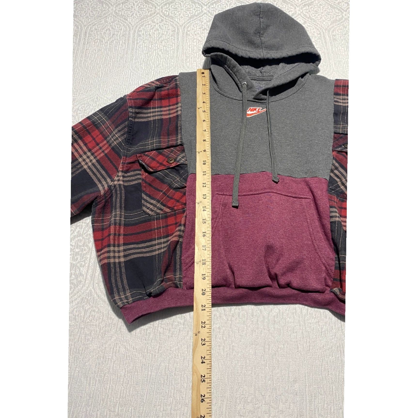 Fruit Of The Loom VINTAGE Nike Patch Reworked Cropped Hoodie Plaid Flannel Hybrid Grey Red S Hip Women? Size S / US 4 / IT 40 - 5 Thumbnail