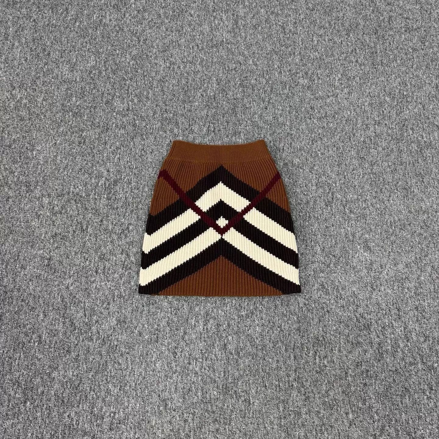 Burberry Burberry Brn Color-Blocked Cashmere-Cotton Knit Skirt S Size 26" / US 2 / IT 38 - 2 Thumbnail