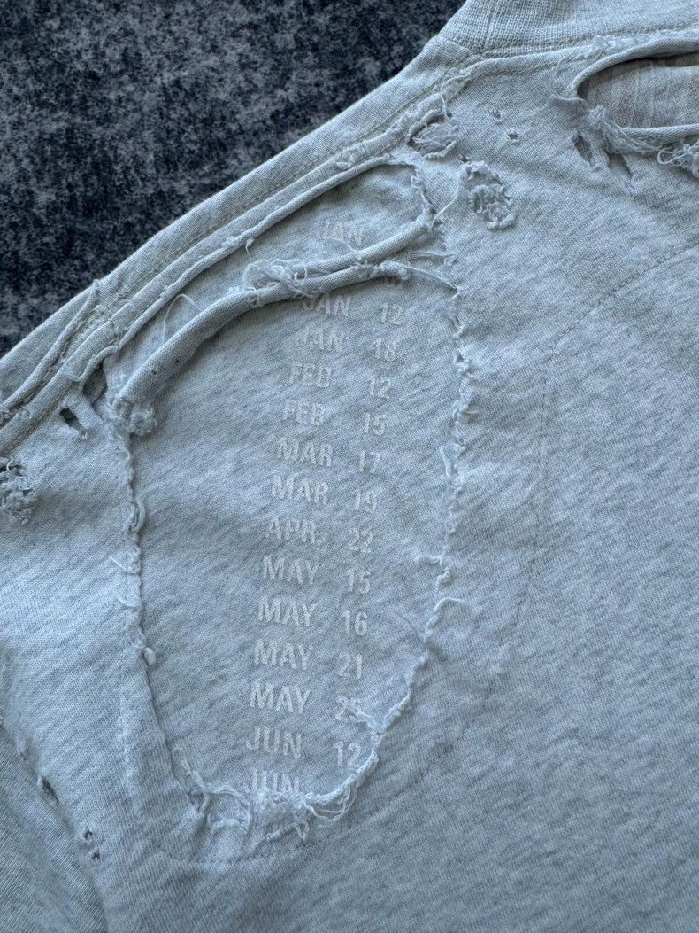 Balenciaga Balenciaga size 1 Grey Great Destruction Calendar Short Sle Size US XS / EU 42 / 0 - 5 Thumbnail