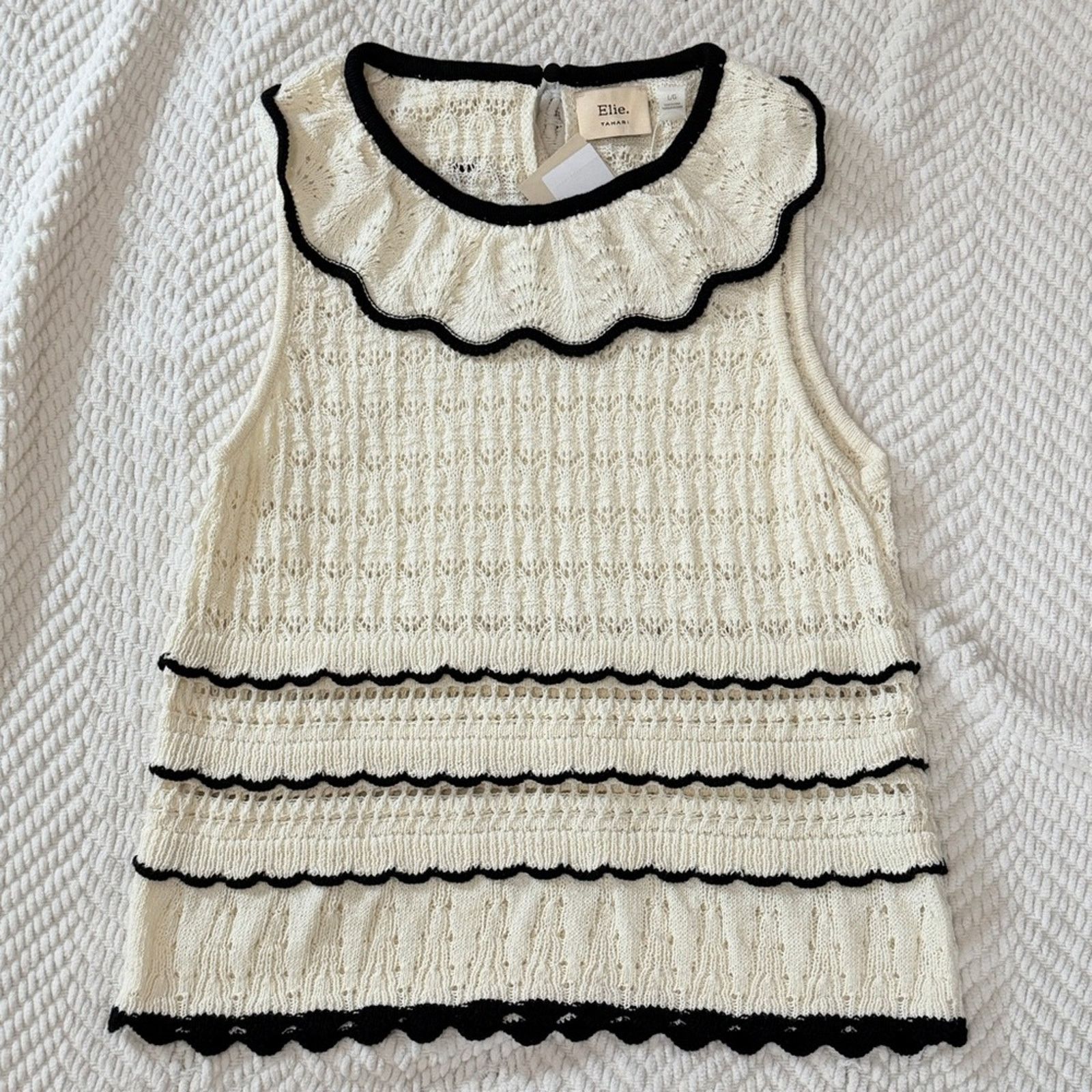 Elie Tahari Elie Tahari Cream Scallop Trim Knit crochet knit Top Size L / US 10 / IT 46 - 3 Thumbnail