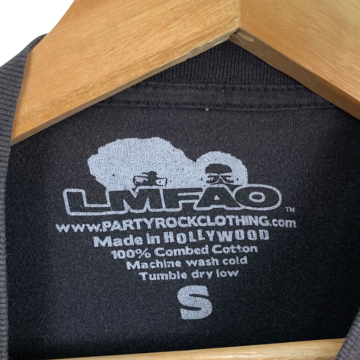 Vintage LMFAO CHAMPAGNE SHOWERS Party Rock Redfoo SkyBlu Band Tshirt Size US S / EU 44-46 / 1 - 7 Thumbnail